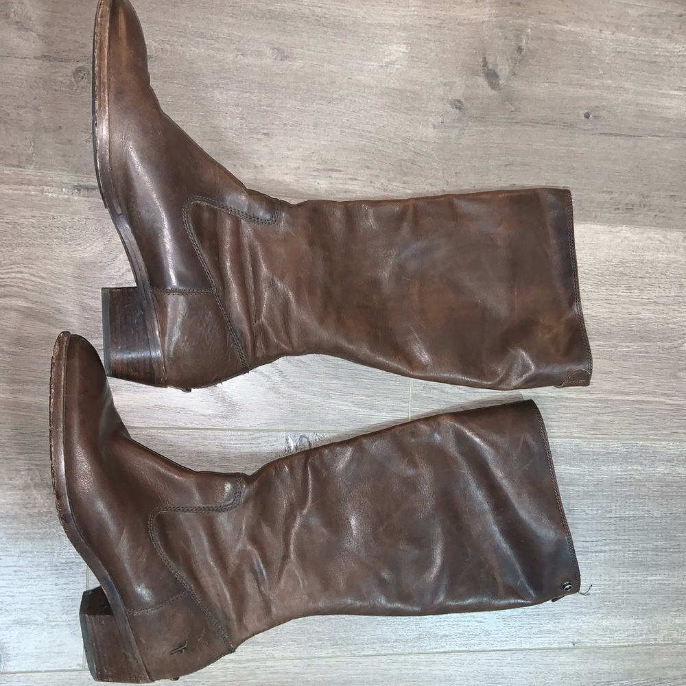Rare dark brown Frye Boots